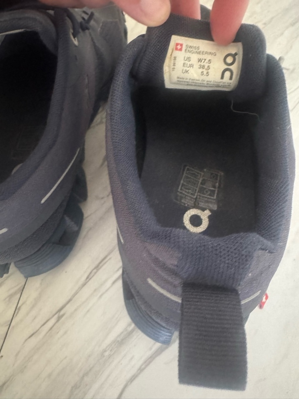 On Running women’s sneakers - Picture 3 of 6